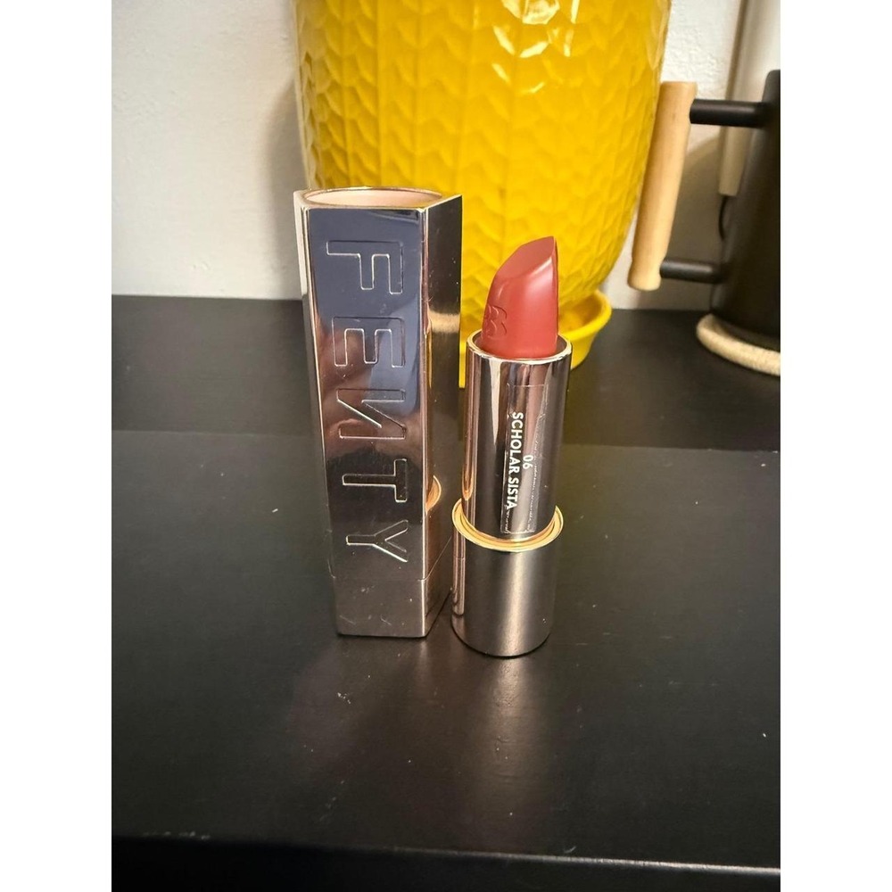 Fenty Beauty Icon Refillable Semi-Matte Lipstick 06 Scholar Sista Rose Nude